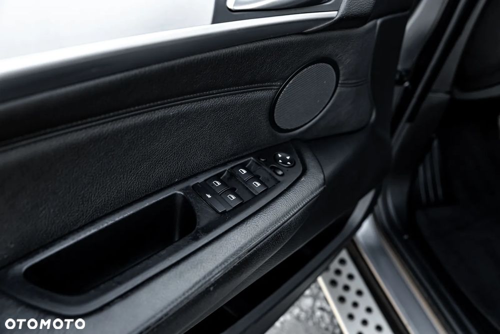 BMW X5 3.0si xDrive - 18