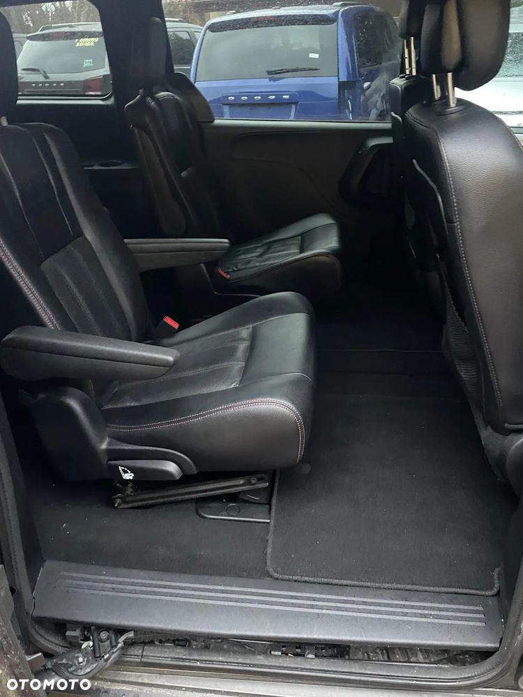 Dodge Grand Caravan - 24