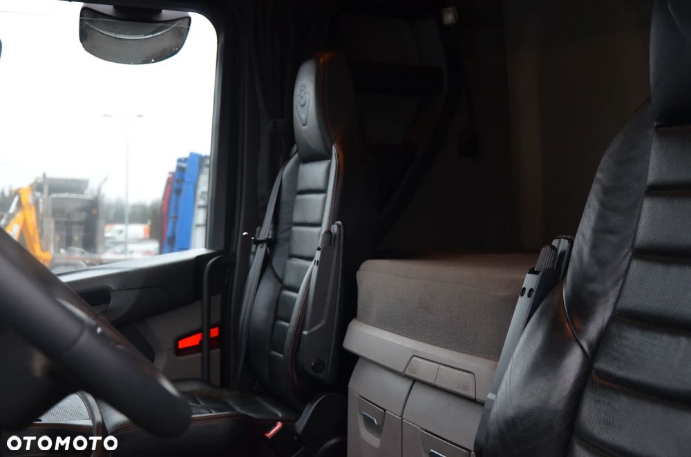 Scania R 580 / V8 / 4 PODUSZKI / KLIMA P. / NAVI /FULL LED / ACC / 7436 - 27
