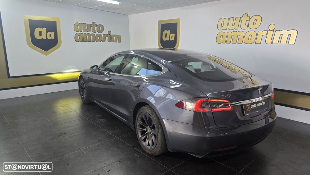 Tesla Model S Long Range - 9