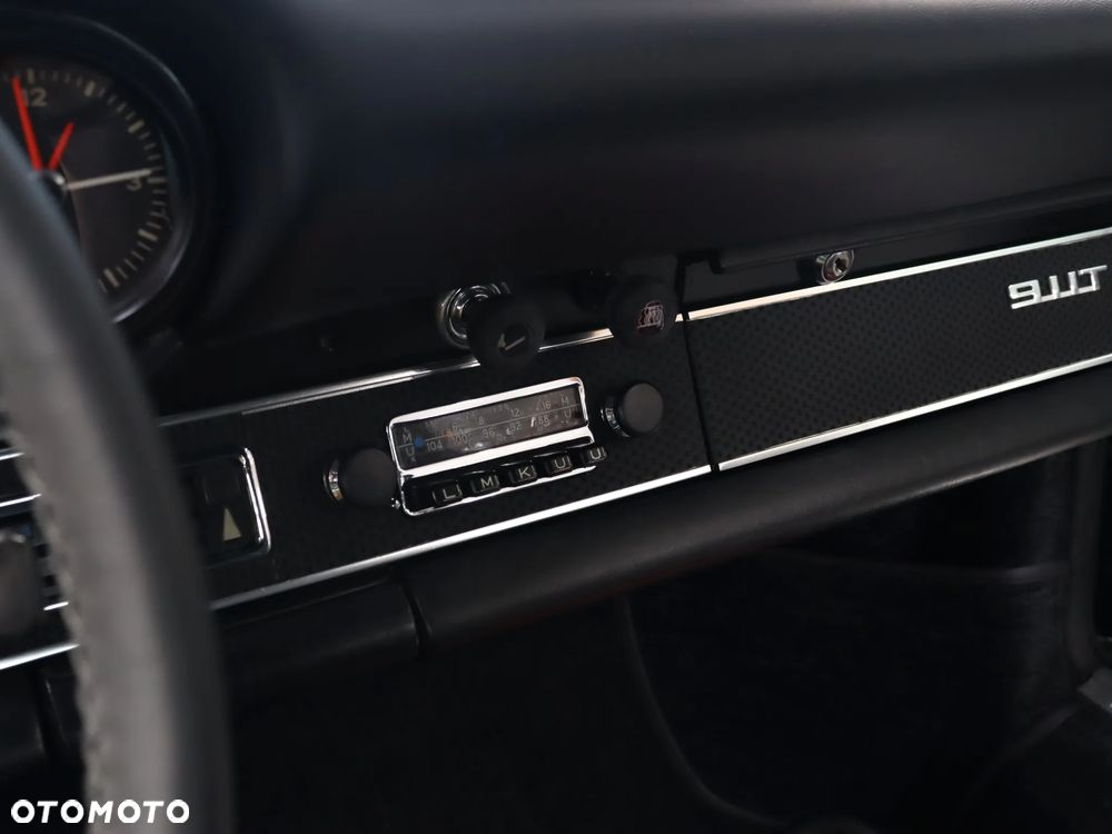 Porsche 911 - 24