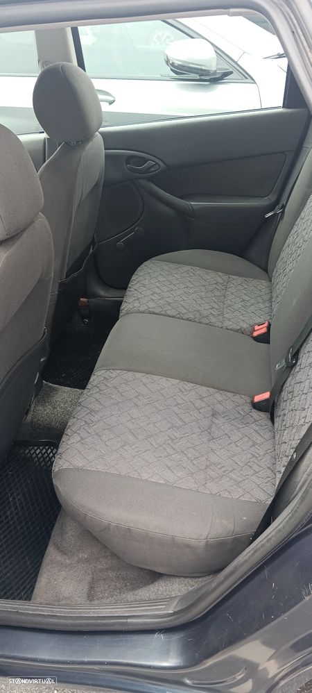 Ford Focus SW - 11