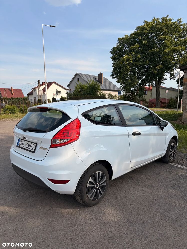 Ford Fiesta 1.25 Ambiente EU5 - 3