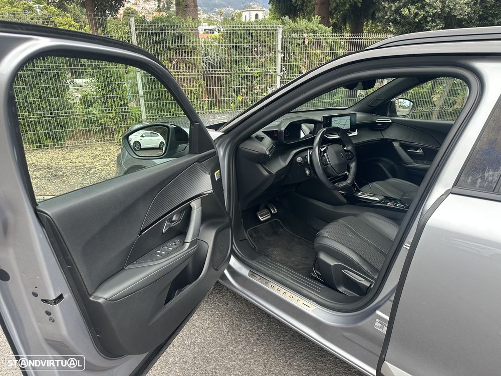 Peugeot 2008 1.2 PureTech GT EAT8 - 9