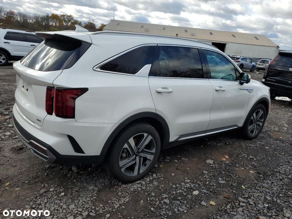 Kia Sorento - 4
