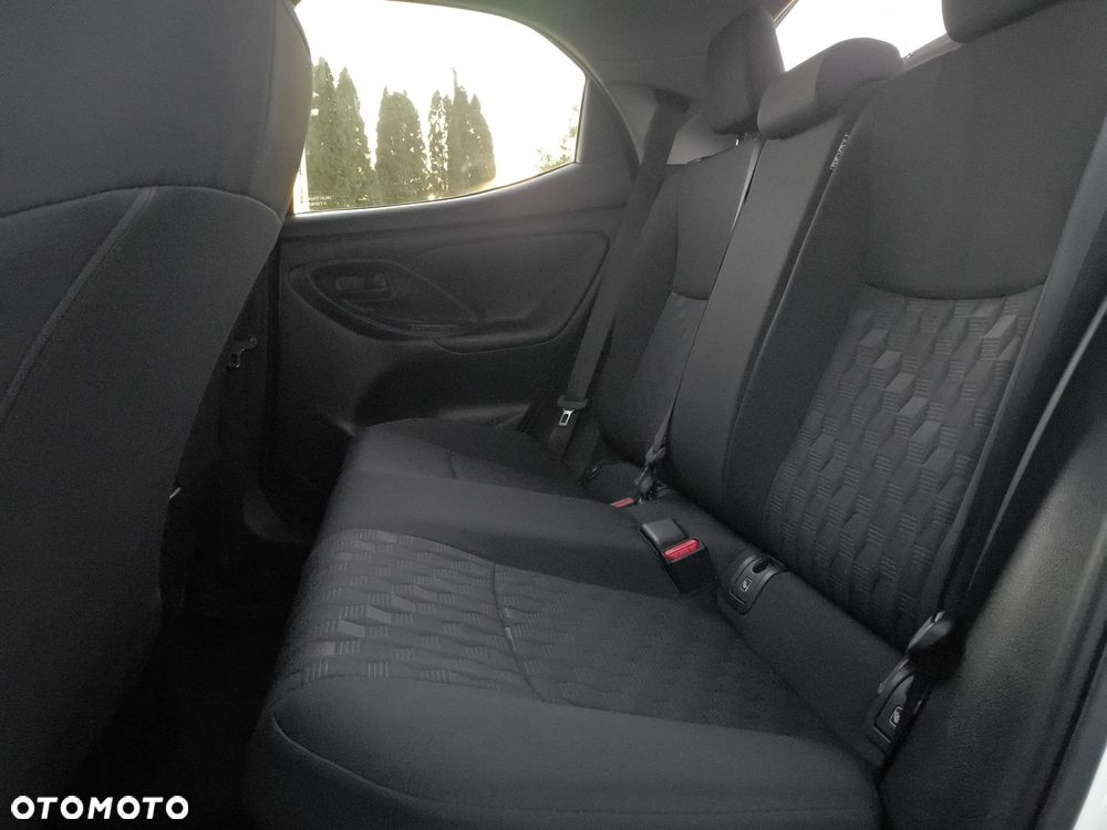 Toyota Yaris - 25