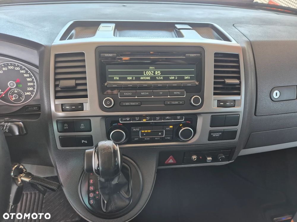 Volkswagen Caravelle - 39