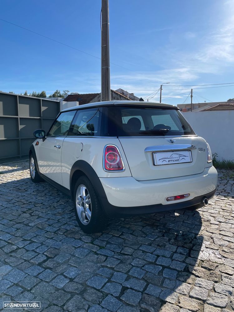 MINI 3 Portas One D - 6