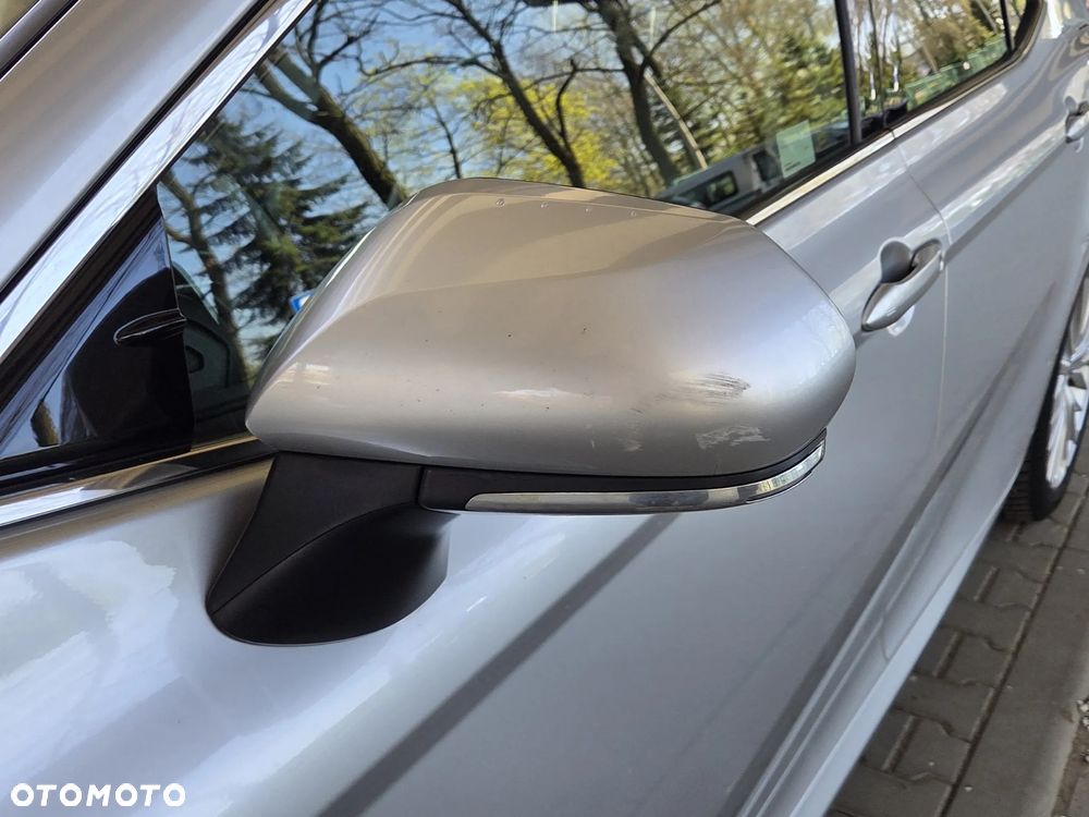 Toyota Camry 2.5 Hybrid Executive CVT - 20