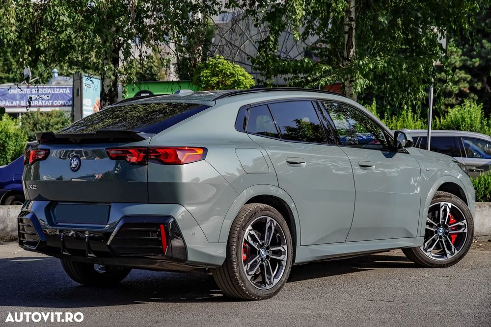 BMW iX2 - 12