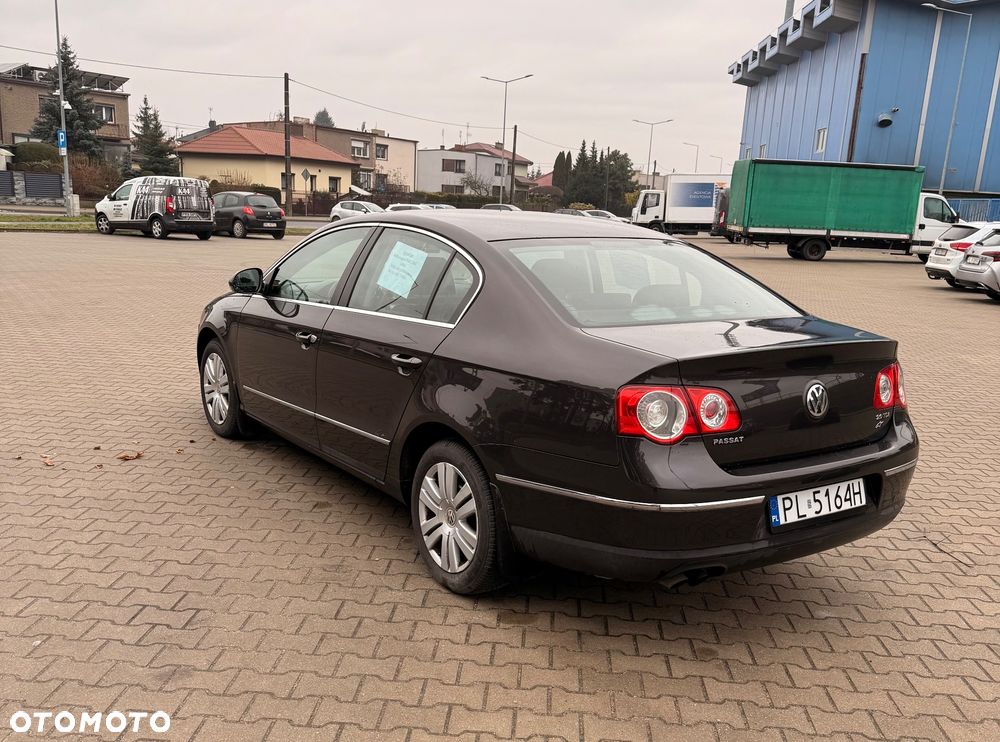 Volkswagen Passat 2.0 TDI Comfortline - 4