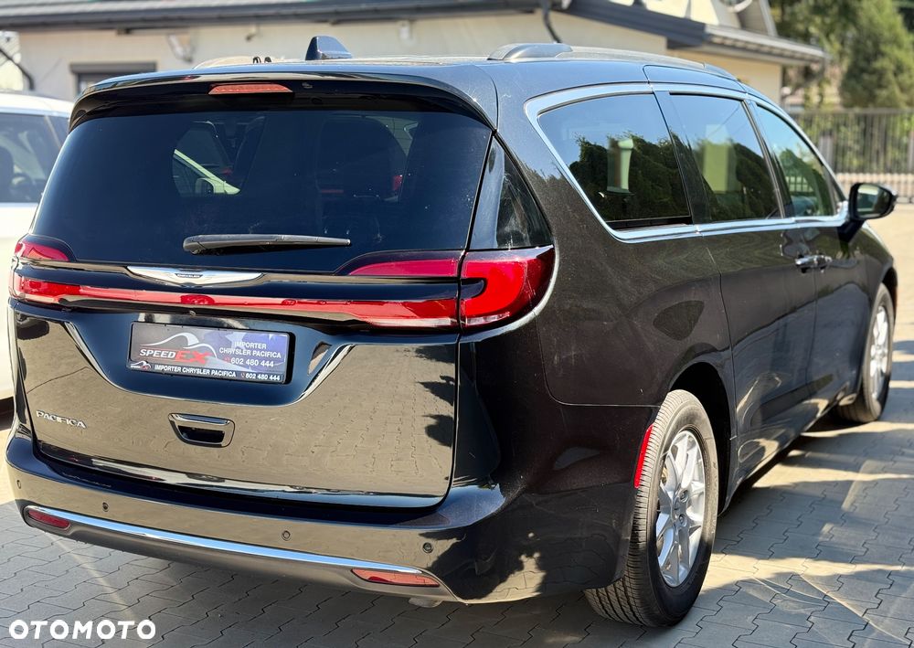 Chrysler Pacifica - 8