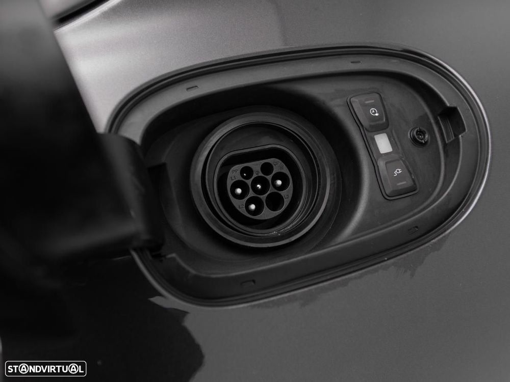 Porsche Panamera 4 E-Hybrid - 16