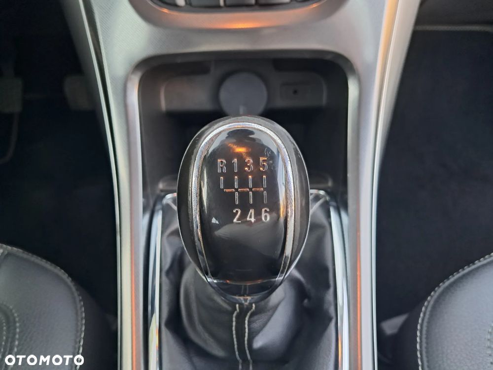 Opel Astra 1.4 Turbo 150 Jahre - 18