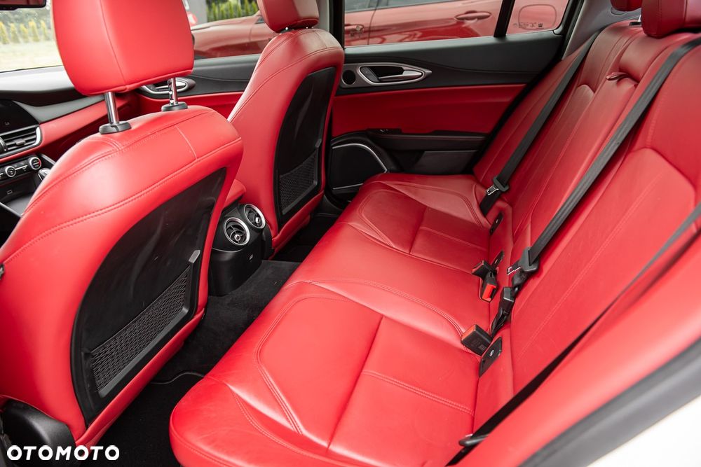 Alfa Romeo Giulia 2.0 Turbo Super - 19