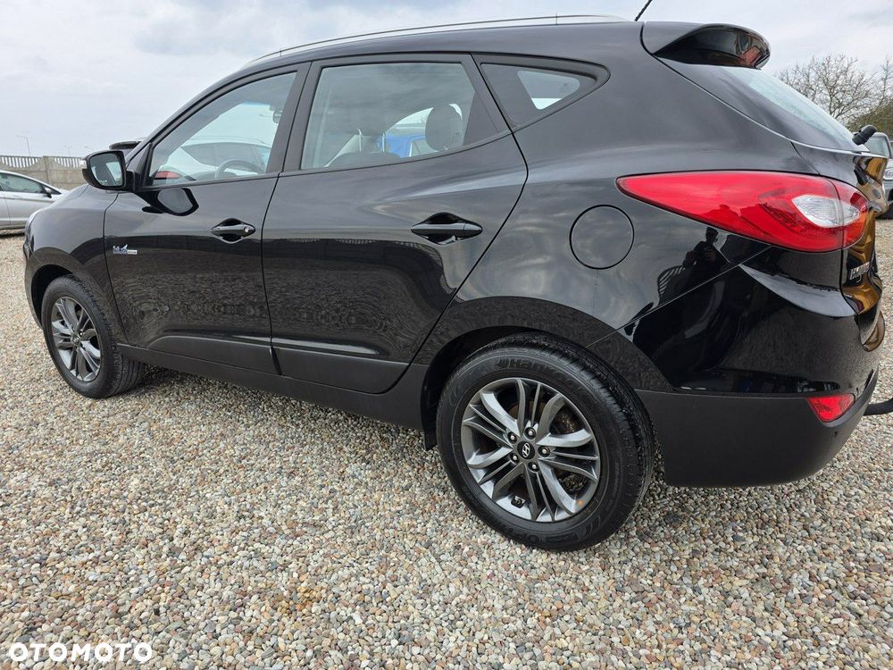 Hyundai ix35 1.6 2WD Fifa World Cup Edition - 24