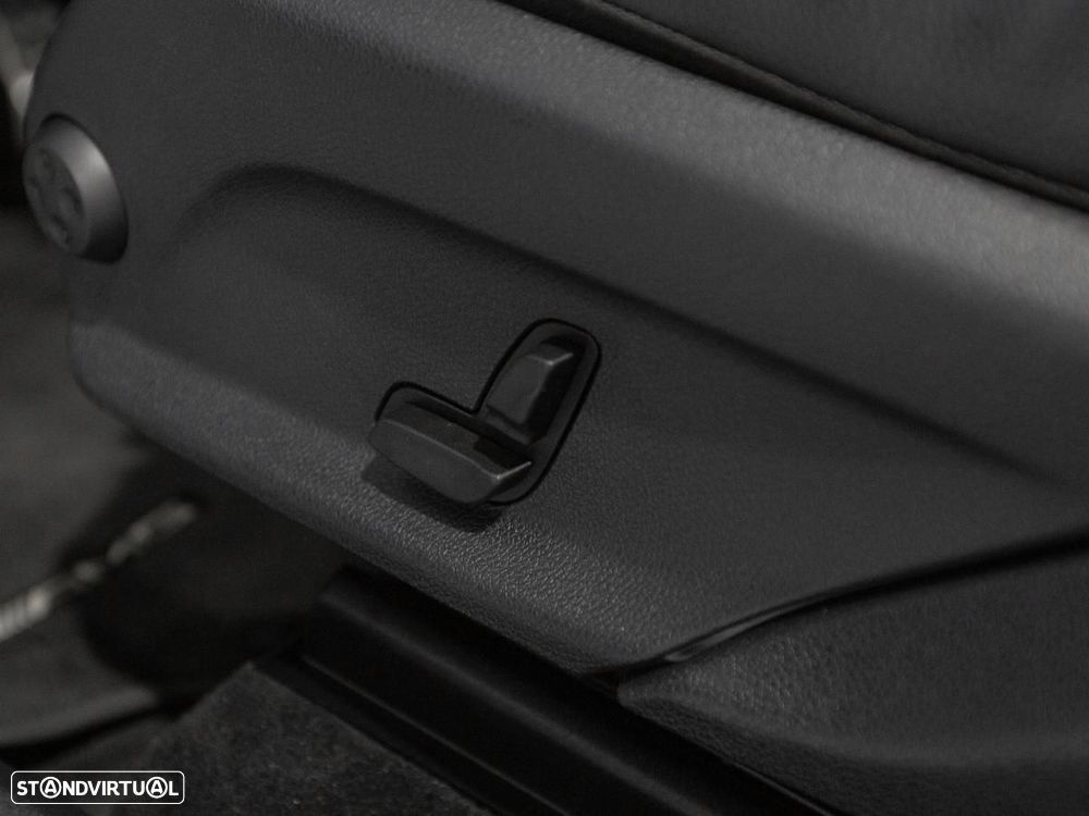 Mercedes-Benz GLC 300 e Coupé 4Matic - 32