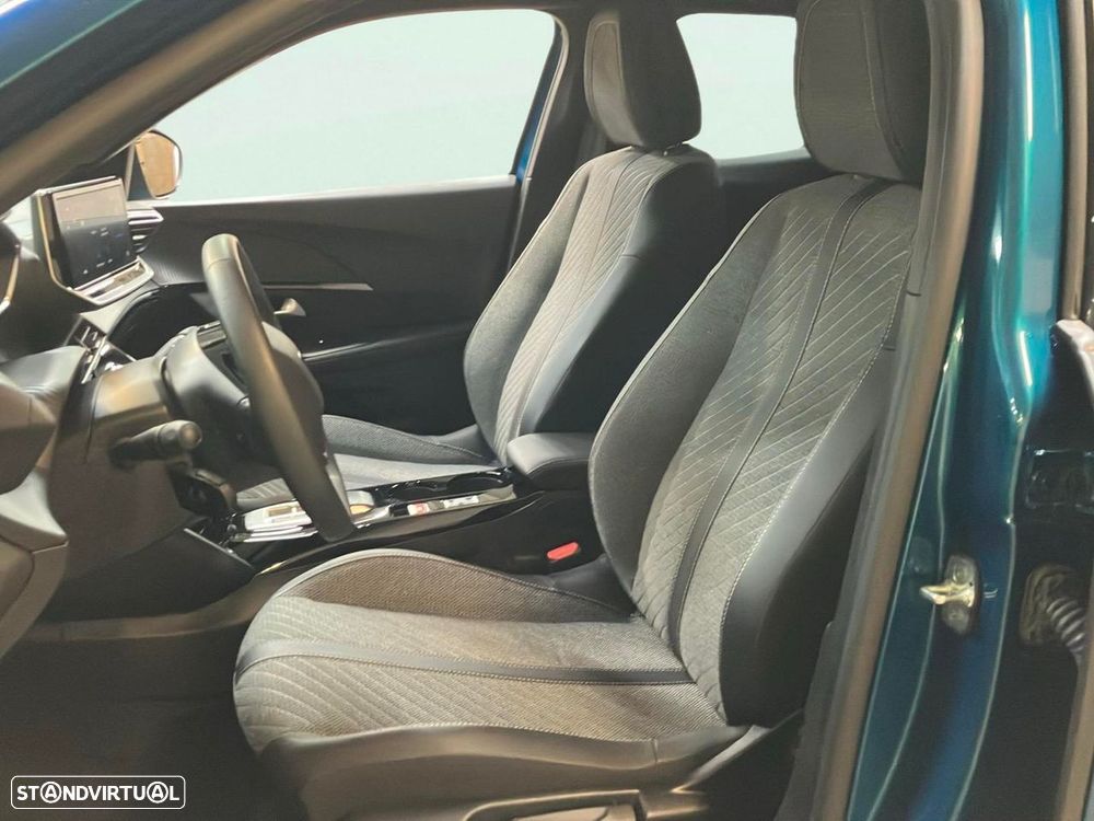 Peugeot e-2008 54 kWh Allure - 17