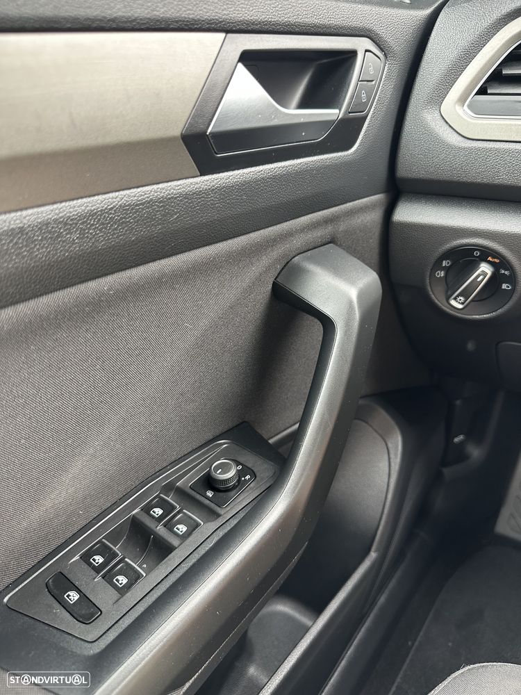 VW T-Roc - 33