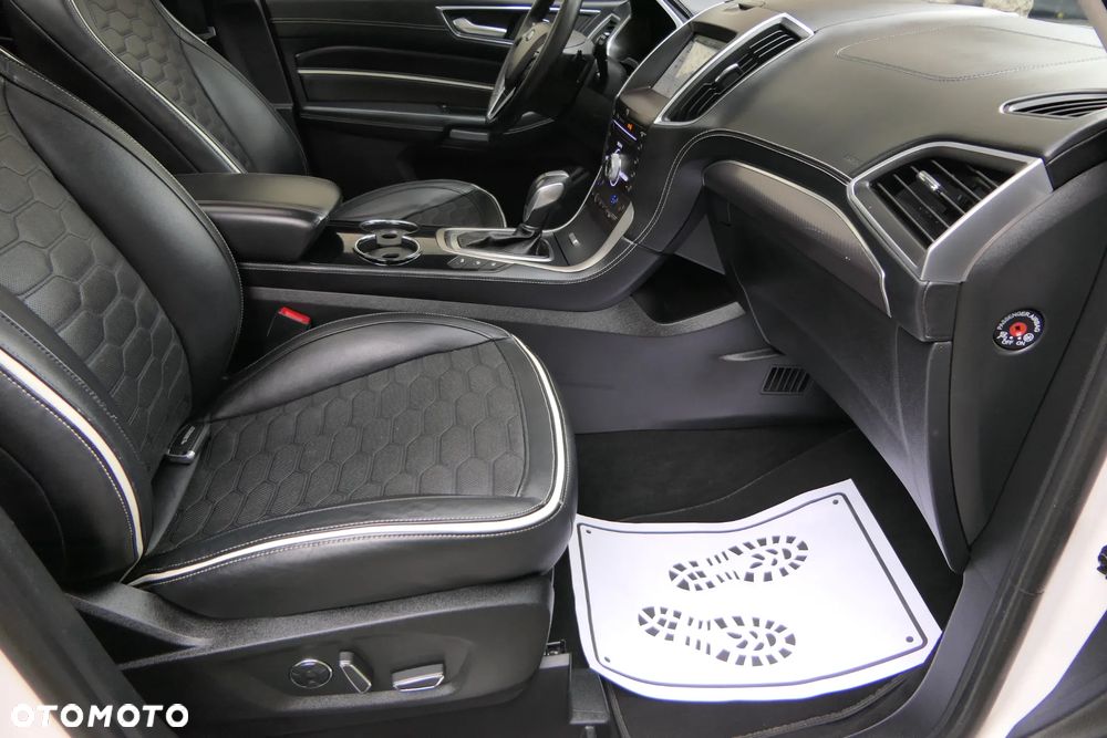 Ford S-Max - 22