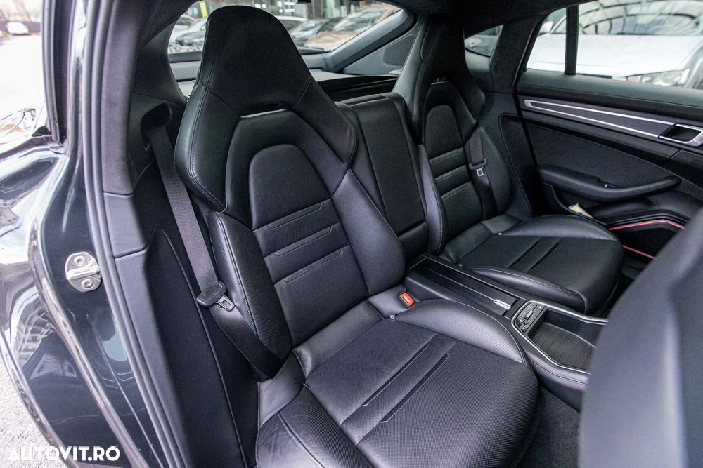 Porsche Panamera - 17