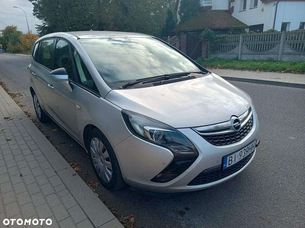 Opel Zafira 2015 photo 2