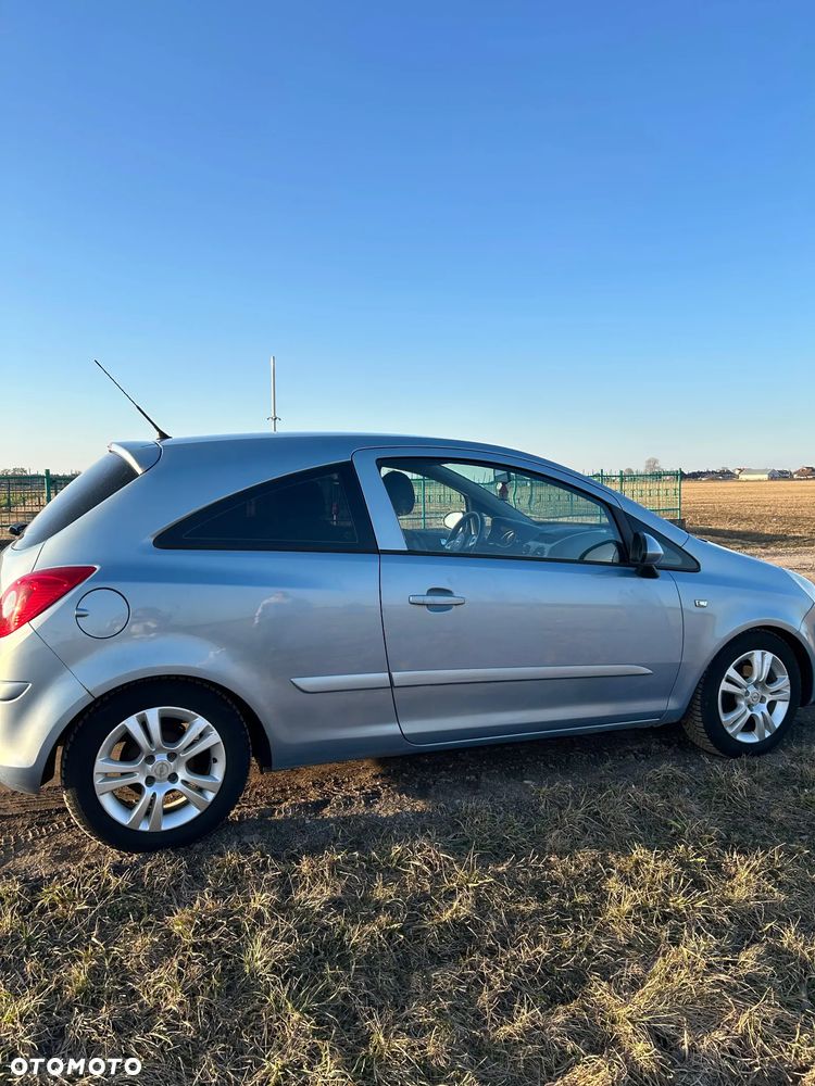 Opel Corsa 1.2 16V Enjoy - 4