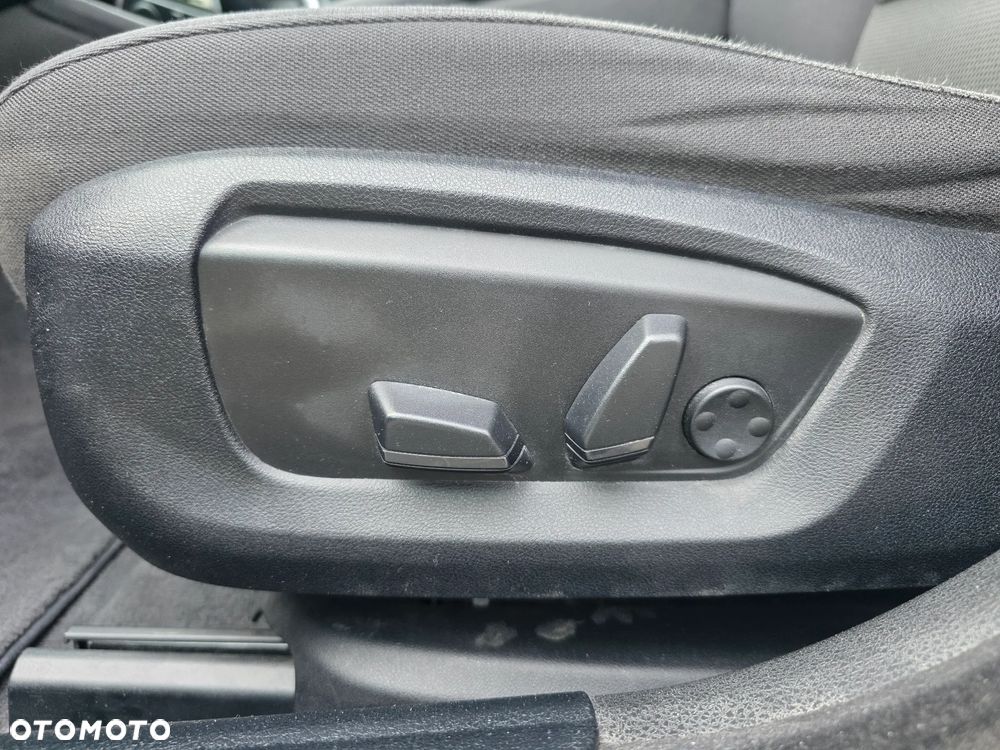 BMW Seria 5 525d xDrive Luxury Line - 13