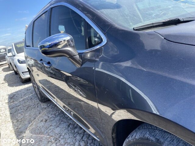 Chrysler Pacifica - 19
