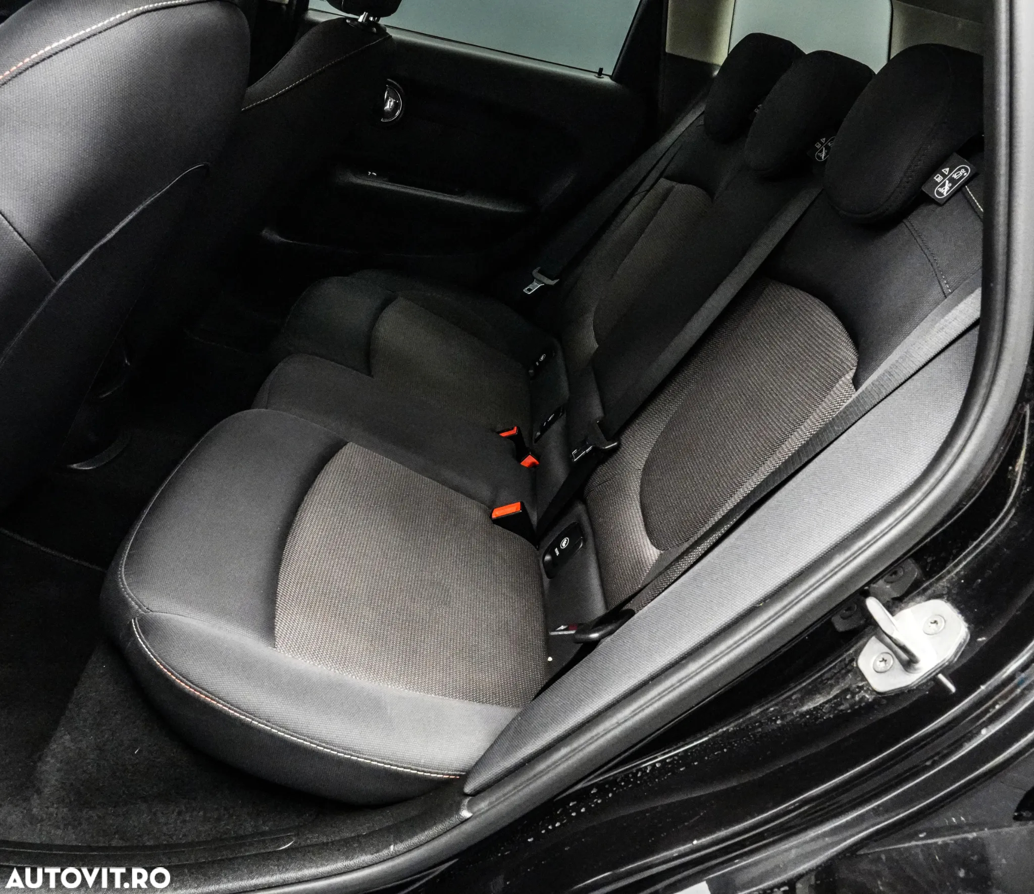 Mini Clubman - 16