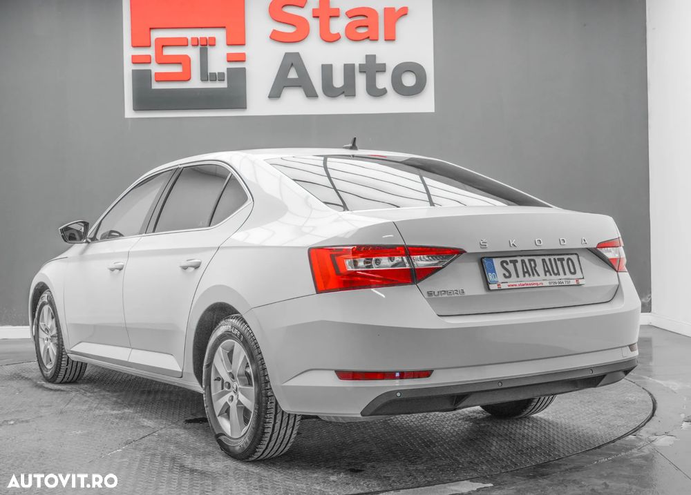 Skoda Superb 2.0 TDI DSG Ambition - 5