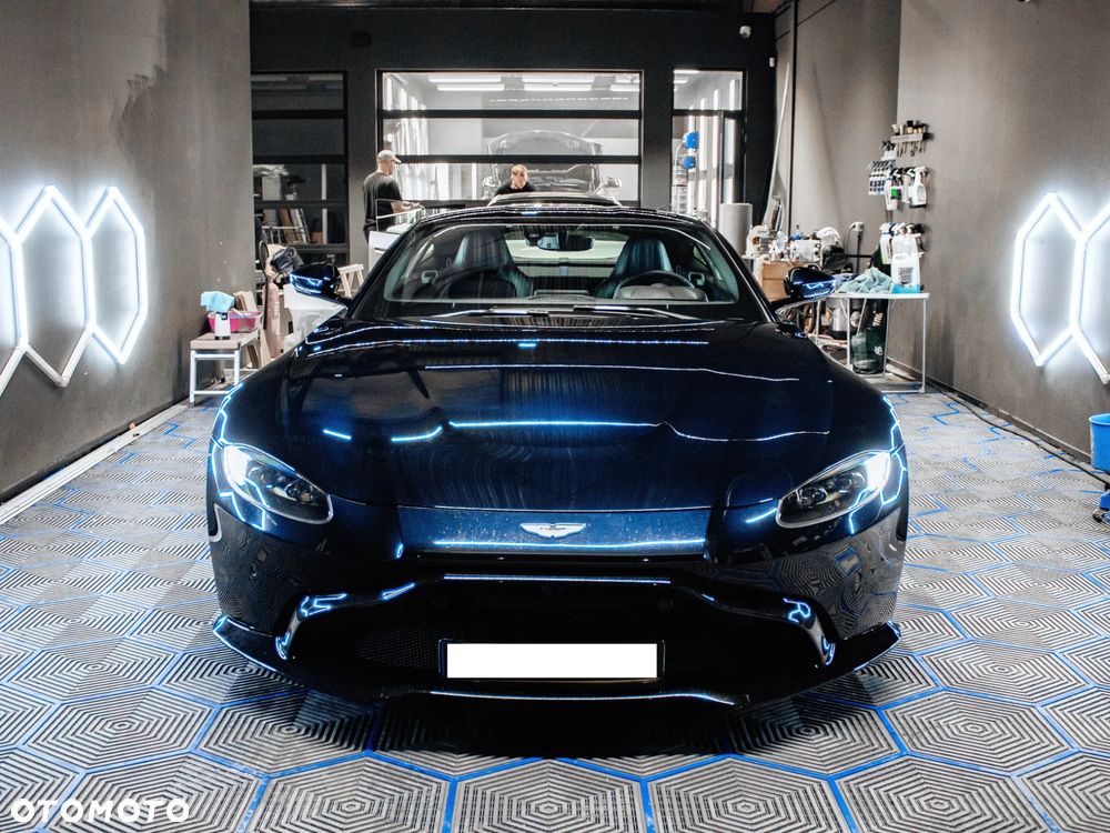 Aston Martin V8 Vantage Standard - 11