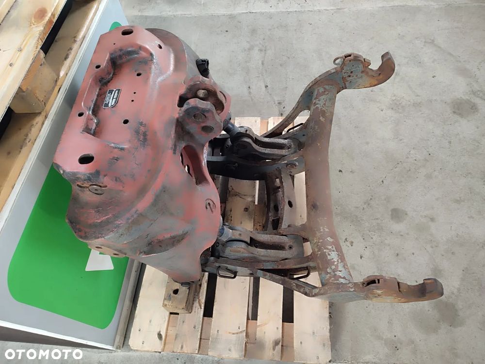 Przedni TUZ 4362146H01 MASSEY FERGUSON 8670 - 3