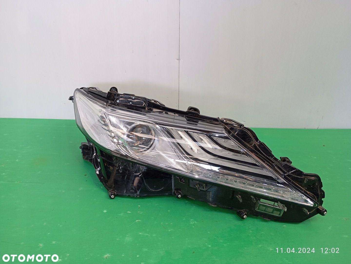 LAMPA PRAWA PRZEDNIA FULL LED TOYOTA CAMRY 8 VIII - 1