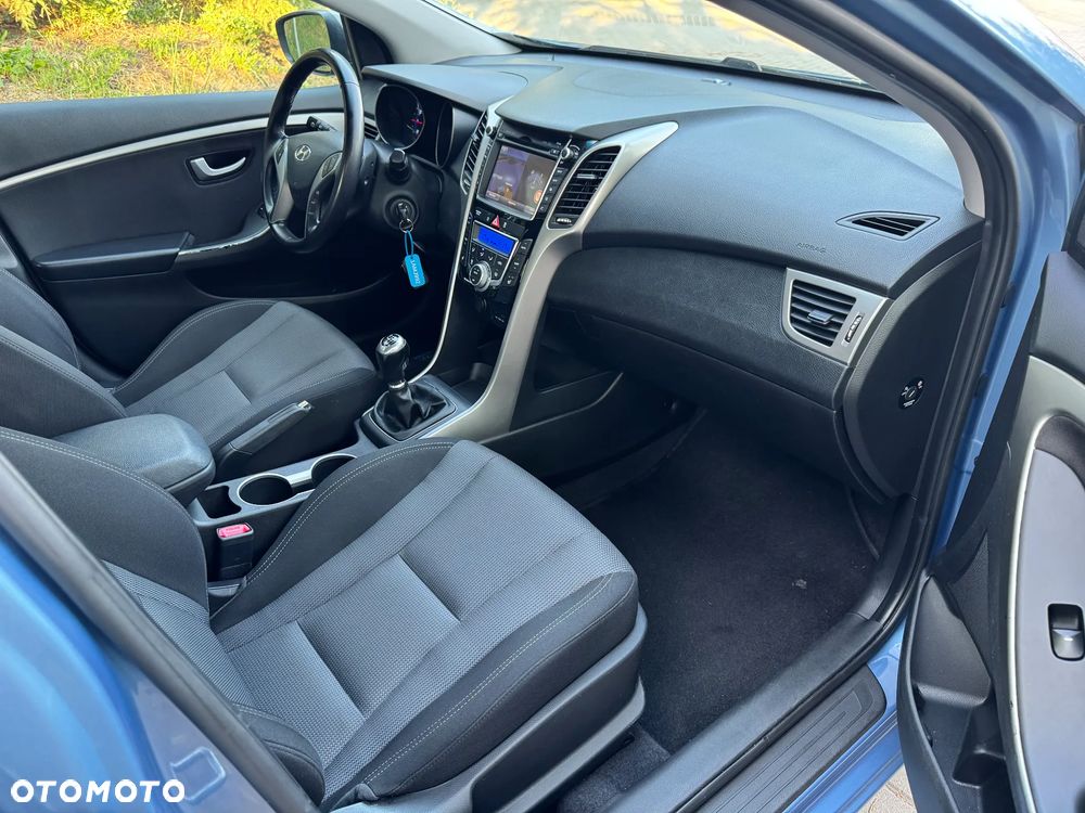 Hyundai i30 1.6 Trend - 14
