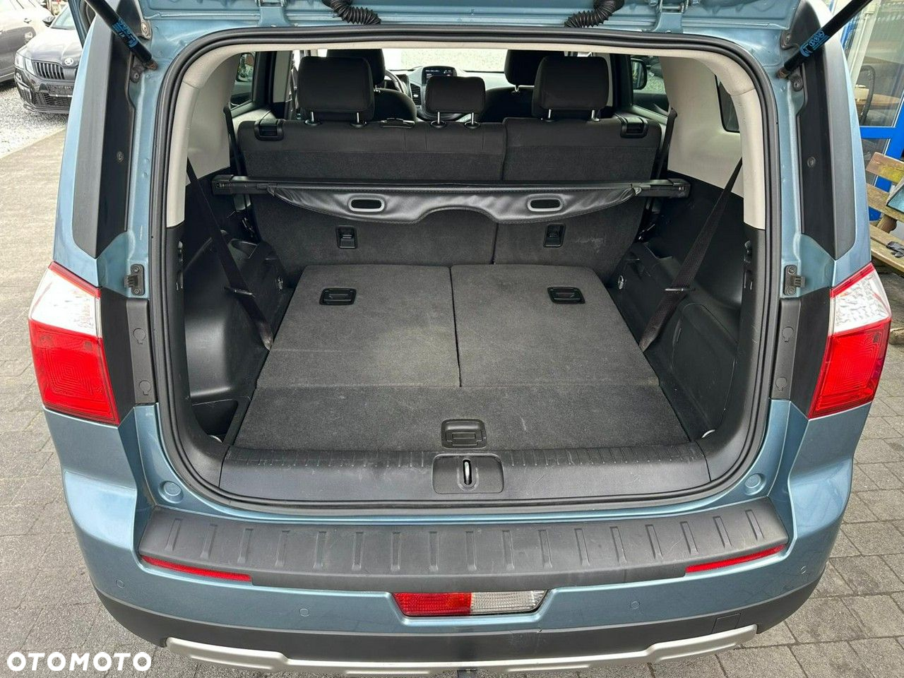 Chevrolet Orlando - 33
