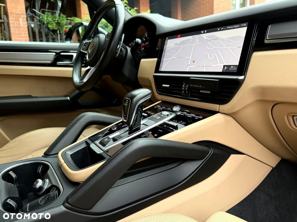 Porsche Cayenne S - 25