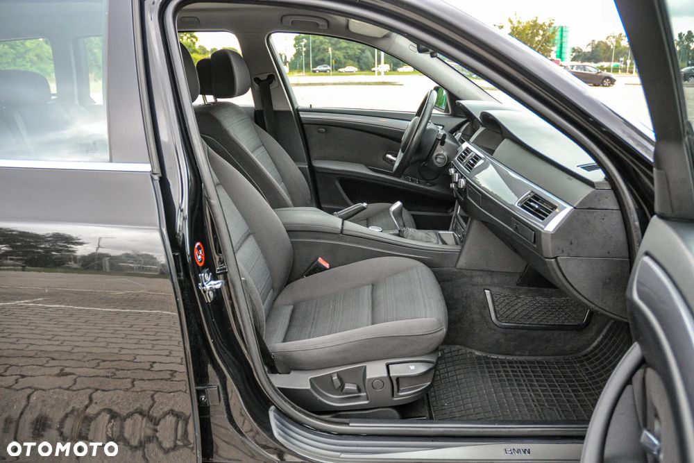 BMW Seria 5 520d Touring - 11