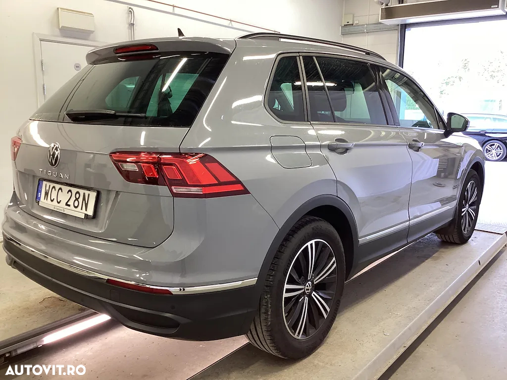 Volkswagen Tiguan - 4