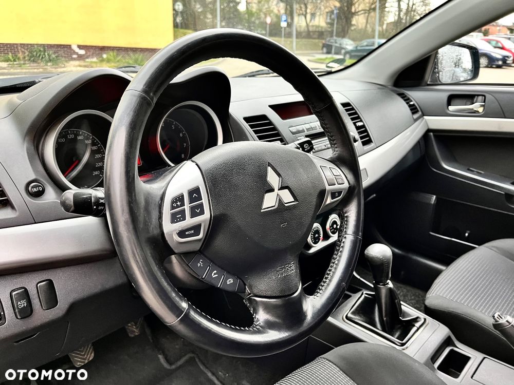 Mitsubishi Lancer 1.8 Intense - 21