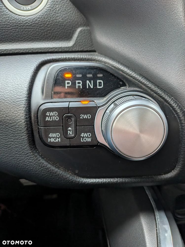 RAM 1500 5.7 Crew Cab Laramie - 21