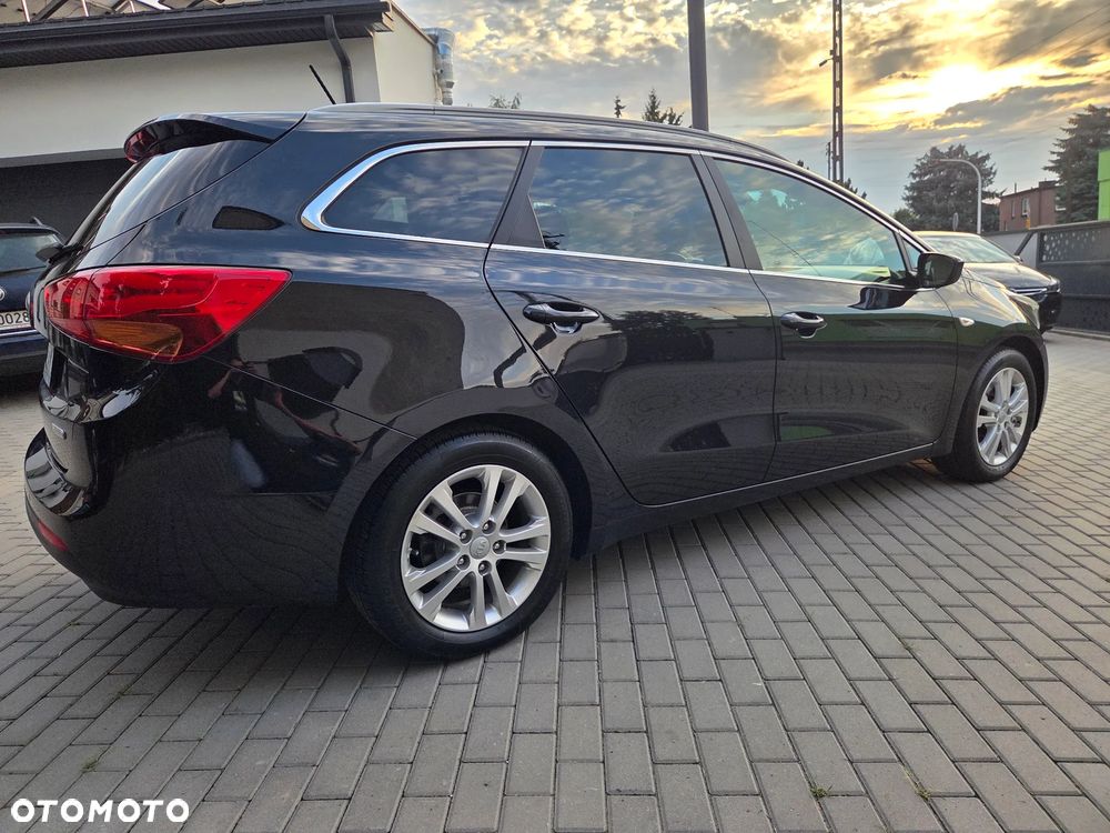 Kia Ceed 1.6 GDI Dream Team Edition - 9