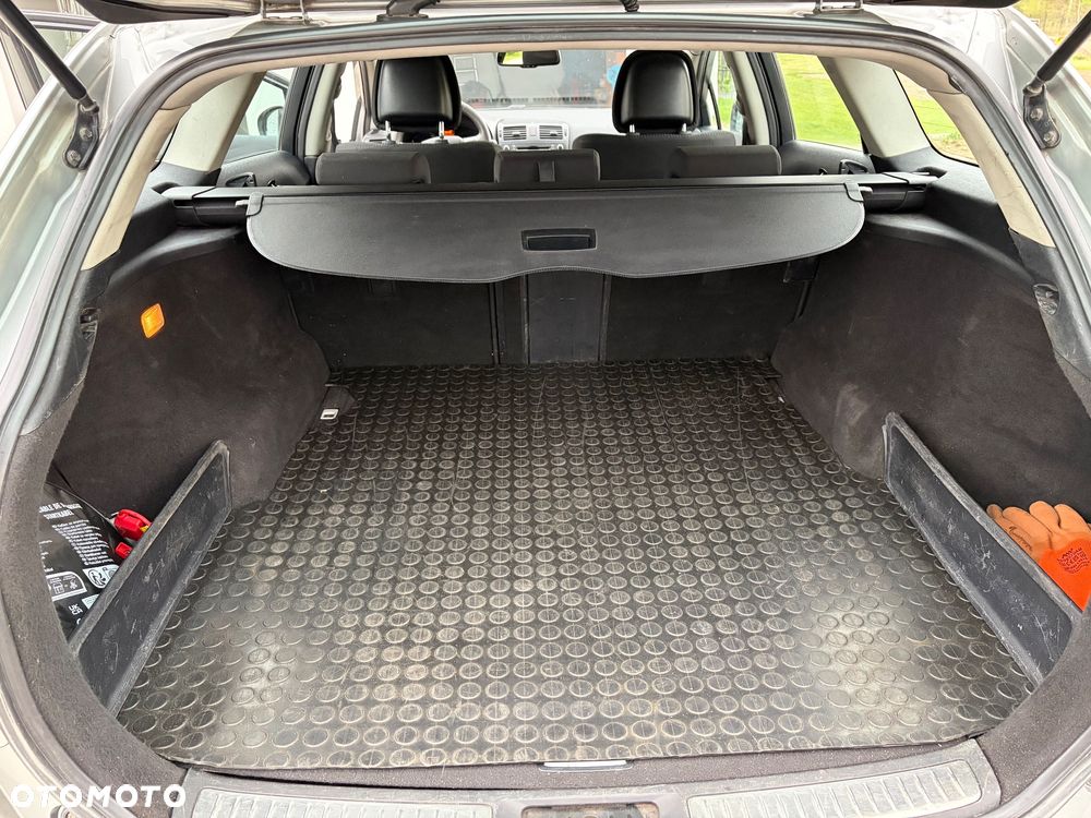 Toyota Avensis 2.0 D-4D Sol+NAVI - 12