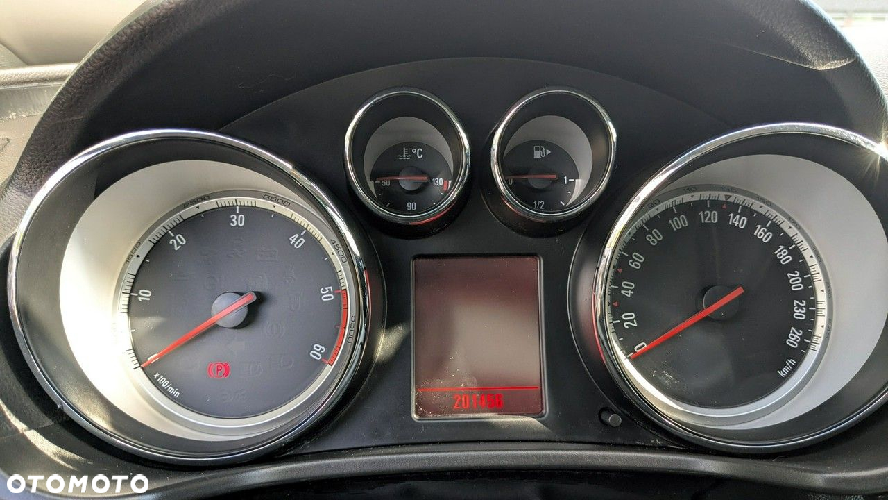 Opel Insignia - 21