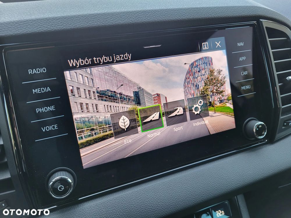 Skoda Karoq 1.5 TSI ACT Sportline DSG - 27