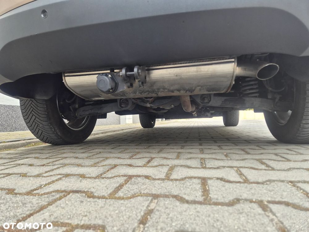 Hyundai ix35 2.0 CRDi 4WD Automatik Fifa World Cup Gold Edition - 35