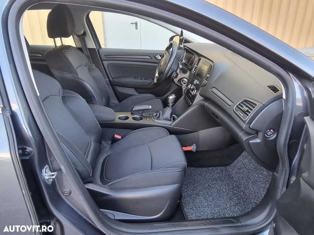Renault Megane TCe 115 GPF LIMITED - 6
