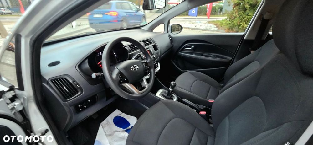 Kia Rio 1.2 Dream Team Edition - 29