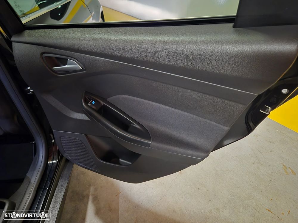 Ford Focus SW 1.5 TDCi Titanium - 28