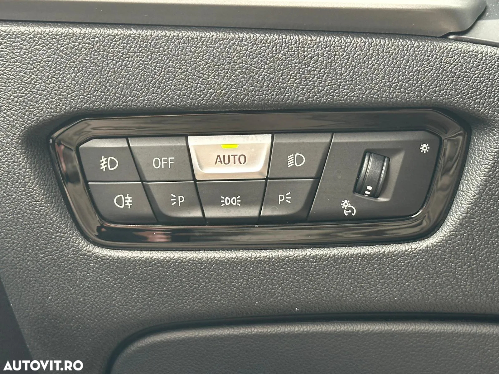 BMW Seria 3 330e Aut. Sport Line - 35